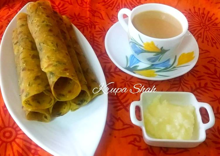 Recipe of Quick Thepla with ghee and tea