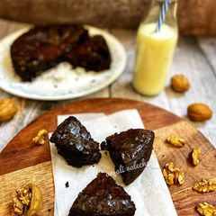 A picture of Brownie cake.