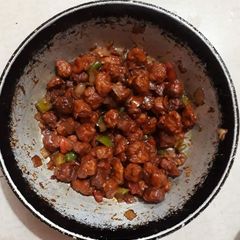Soyabean chunks A picture of Soyabean chunks.