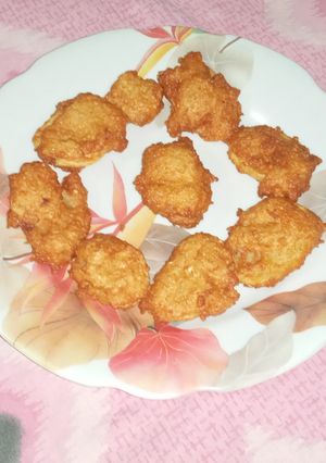 A picture of Pulses and potato fritters/ Daal and potato pakore.