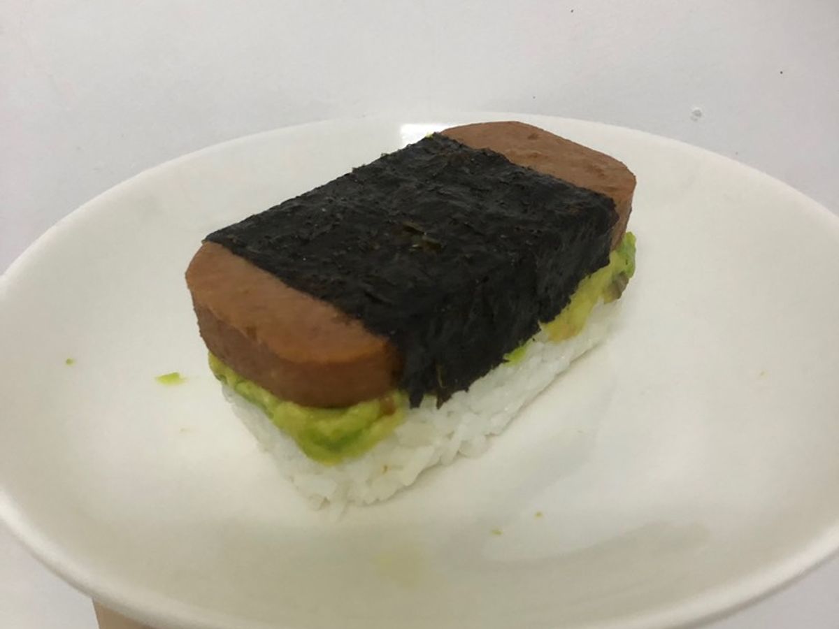 Sushi thịt hộp sốt teriyaki