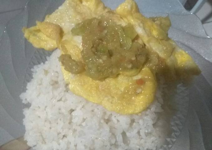 Ternyata begini lho! Cara praktis bikin Telur dadar with sambel korek #berburucelemekemas #resolusi2019 dijamin nikmat