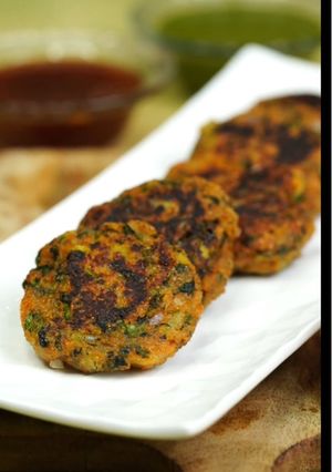 A picture of Easy Aloo Spinach Tikki (potato spinach patties).
