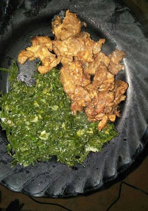 A picture of Wet fried beef with Kales.