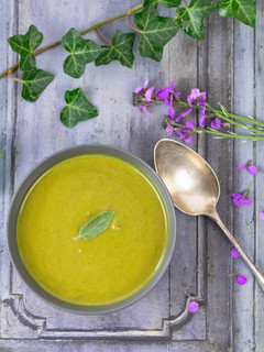 Une photo de Soupe de patate douce et épinard au curry