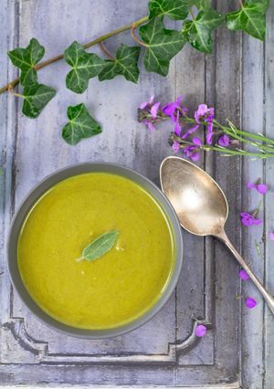 Une photo de Soupe de patate douce et épinard au curry