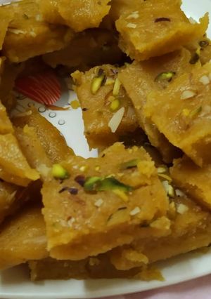 A picture of Besan Burfi.