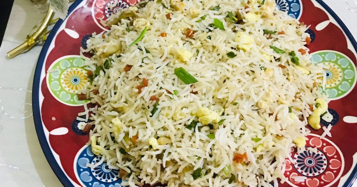 Restaurant Style Chinese Egg Fried Rice Recipe by Meerab Rais - Cookpad