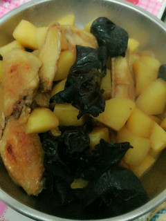 Foto resep Ayam tumis jamur hitam simple