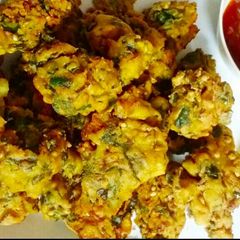A picture of Palak Pakode.