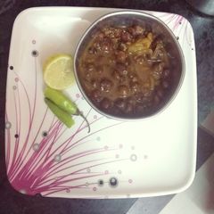 A picture of Black chickpeas (kale chhole).