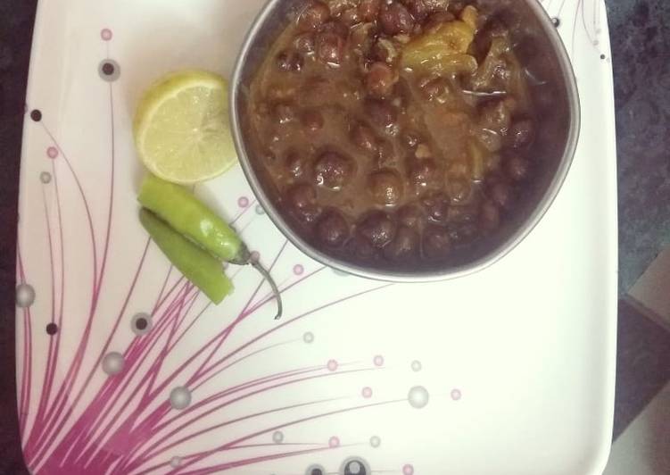 Black chickpeas (kale chhole)