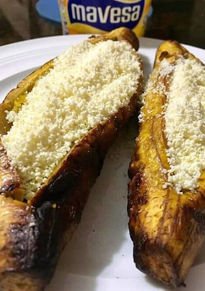 Una foto de Plátano amarillo con queso 🇻🇪 #mundo