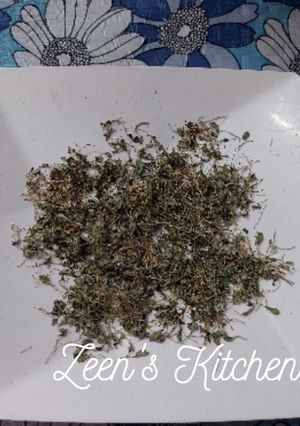 A picture of Sun Dried Fenugreek Leaves.