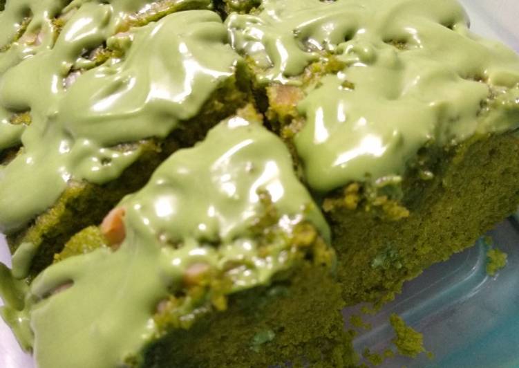 Cara Gampang Menyiapkan Cake Oat Matcha Almond, Bikin Ngiler