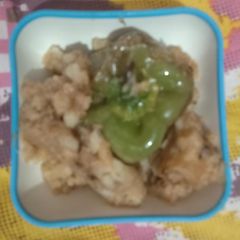 A picture of Potato and capsicum veg.