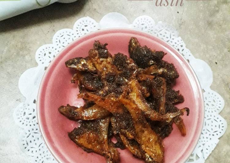 Rendang ikan asin