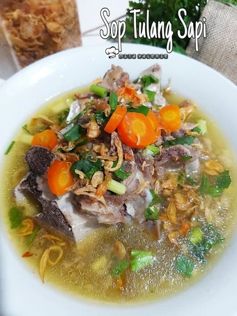 Langkah Gampang Membikin Resep Sop Tulang Sapi yang Uenak Anti Ribet, Uenak Banget