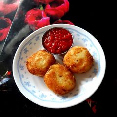 A picture of Aloo Tikki.