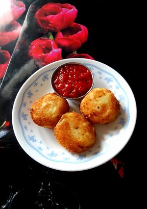 A picture of Aloo Tikki.