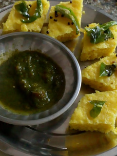बेसन का ढोकला (Besan ka dhokla recipe in hindi) रेसिपी मुख्य फोटो
