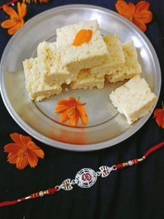 कलाकंद(kalakand recipe in hindi) रेसिपी मुख्य फोटो