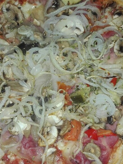 Foto principal de 700. Pizza beicon y verdura cocida