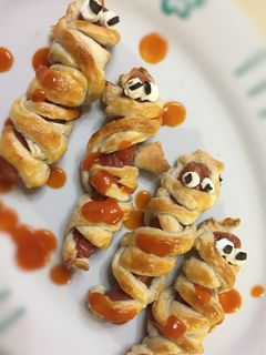 Una foto de Salchimomias 🌭🕸