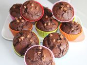 Une photo de muffin chocolat