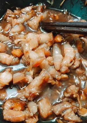 Hình của món Thịt kho mắm ruốc chà.