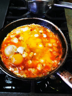 Una foto de Huevos En Sofrito