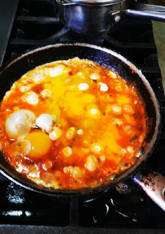 Una foto de Huevos En Sofrito