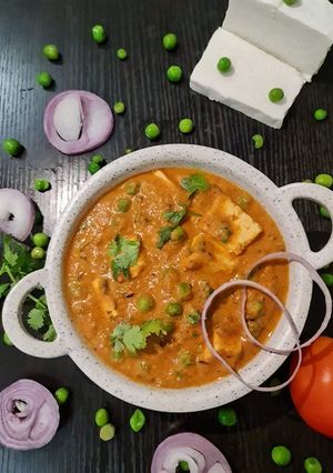 મટર પનીર (Matar Paneer Recipe In Gujarati) રેસીપી મુખ્ય ફોટો