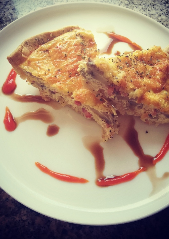 Una foto de Deliciosa quiche de bacon y champiñón