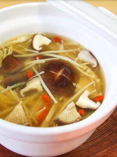《好菜網》什錦鮮菇湯 的食譜成品照片