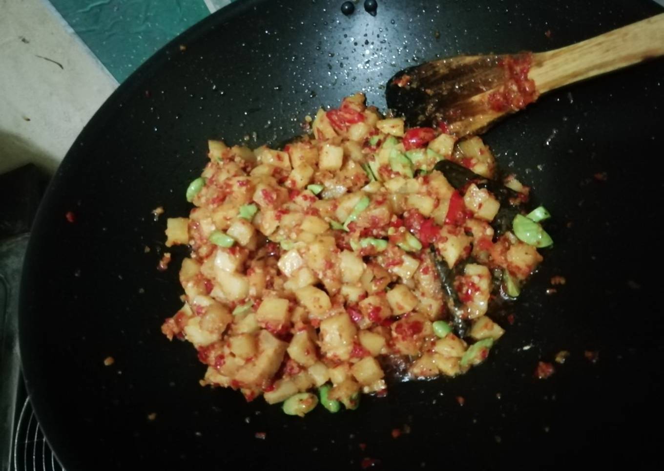 Sambal goreng kentang pete