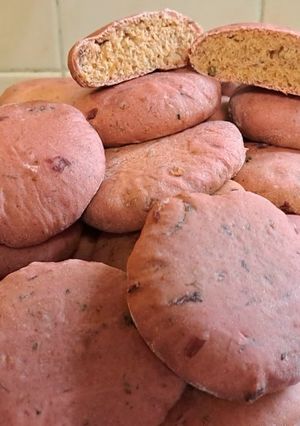 Una foto de Pancitos rosados de remolacha saborizados