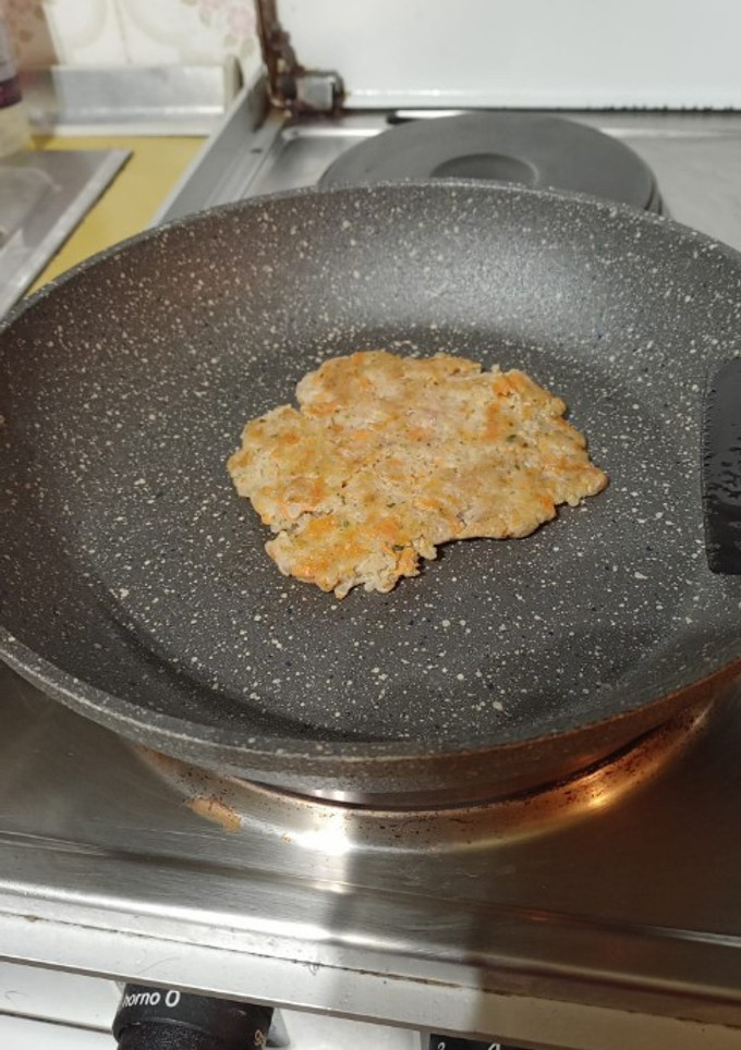 Una foto de Hamburguesas de arroz y brócoli para bebés (blw)