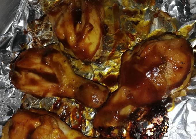 Muslos de pollo al horno en salsa de BBQ Receta de Karol Rivas H- Cookpad