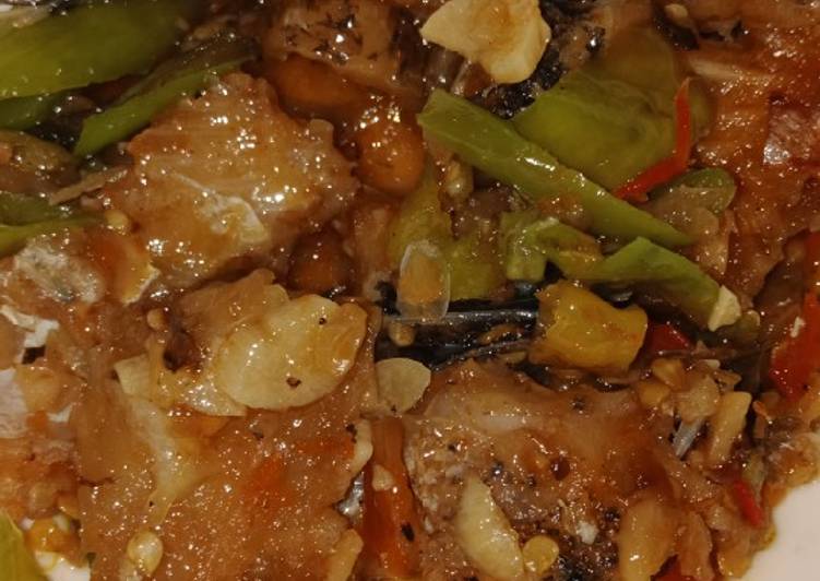 Ikan asin gabus pedas