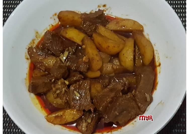 Sapi Kentang Bumbu Rendang