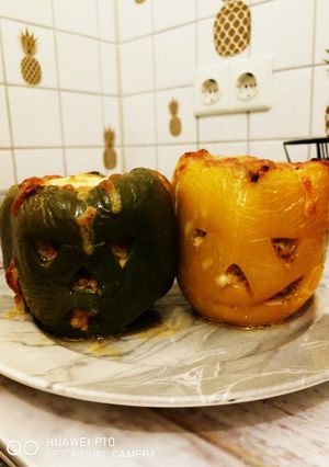 Halloween-i töltött paprikák 🦇 recept fotója
