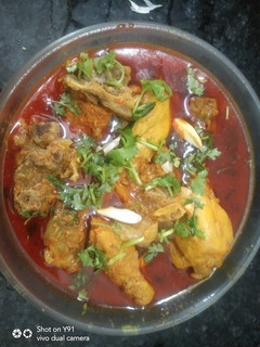 A picture of Spicy Garlic Chicken Curry.