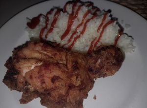 Una foto de Patas de Pollo Fritas