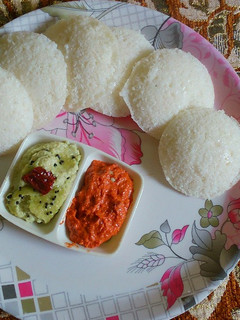 A picture of Fluffy Rawa Idli.