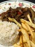 Lomo saltado peruano