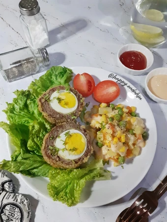 Langkah Gampang Membuat Resep  Scotch Egg n Olivier Salad yang Bisa Manjain Lidah, Lezat
