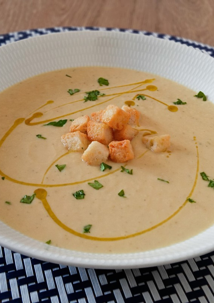 Una foto de Sopa griega de garbanzos
