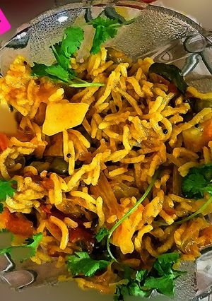 સેઝવાન રાઈસ (Schezwan Rice Recipe In Gujarati) રેસીપી મુખ્ય ફોટો