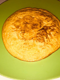 Una foto de Tortilla esponjosa de vainilla😋